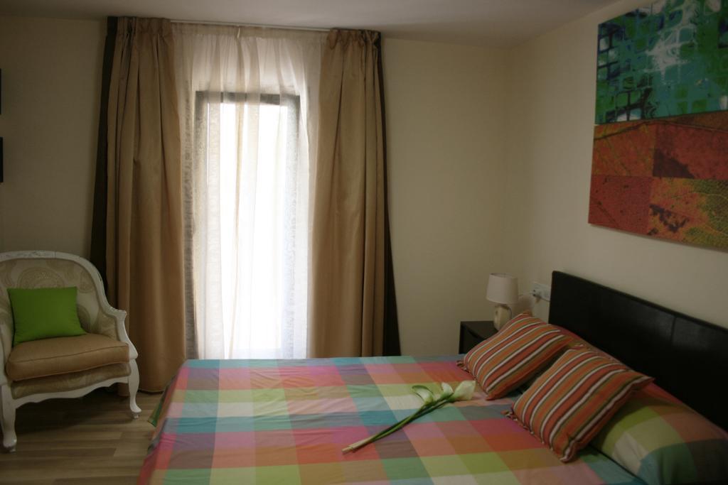 Sunrise Arches Apartments 레메소스 객실 사진