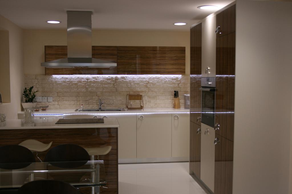 Sunrise Arches Apartments 레메소스 객실 사진