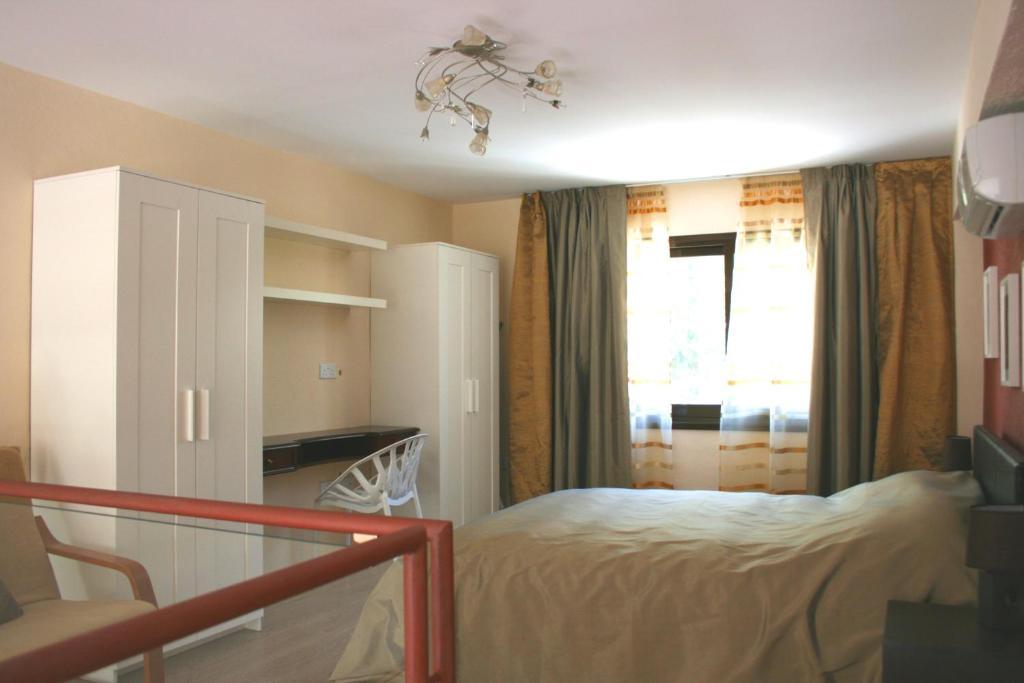 Sunrise Arches Apartments 레메소스 외부 사진