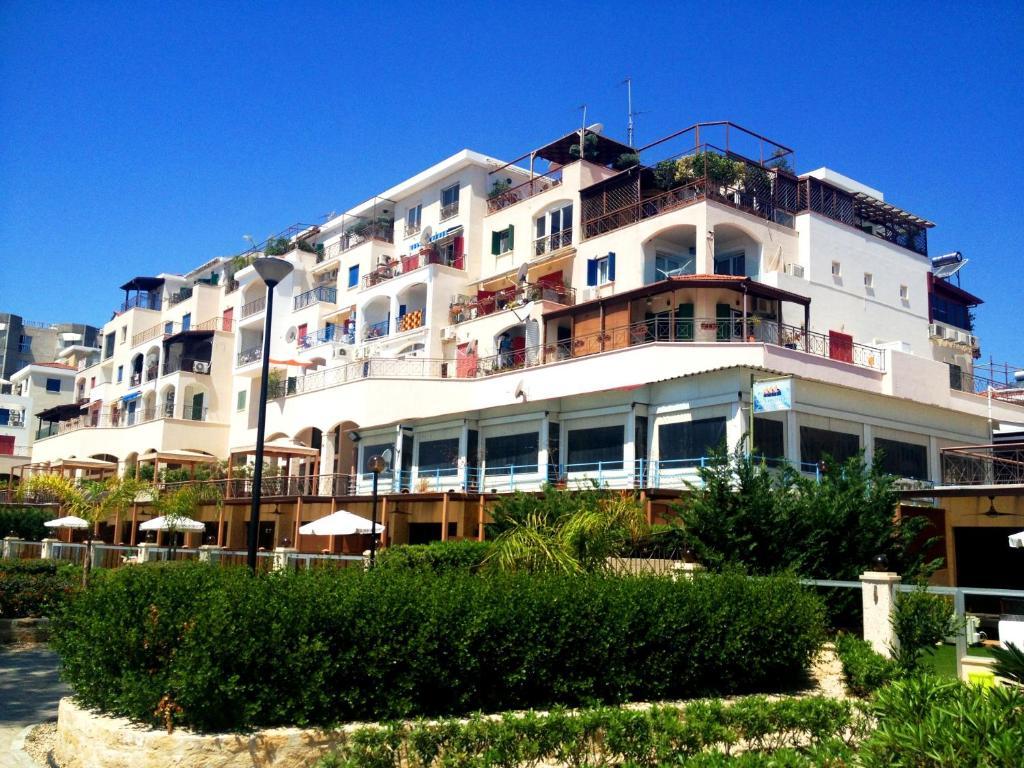 Sunrise Arches Apartments 레메소스 외부 사진