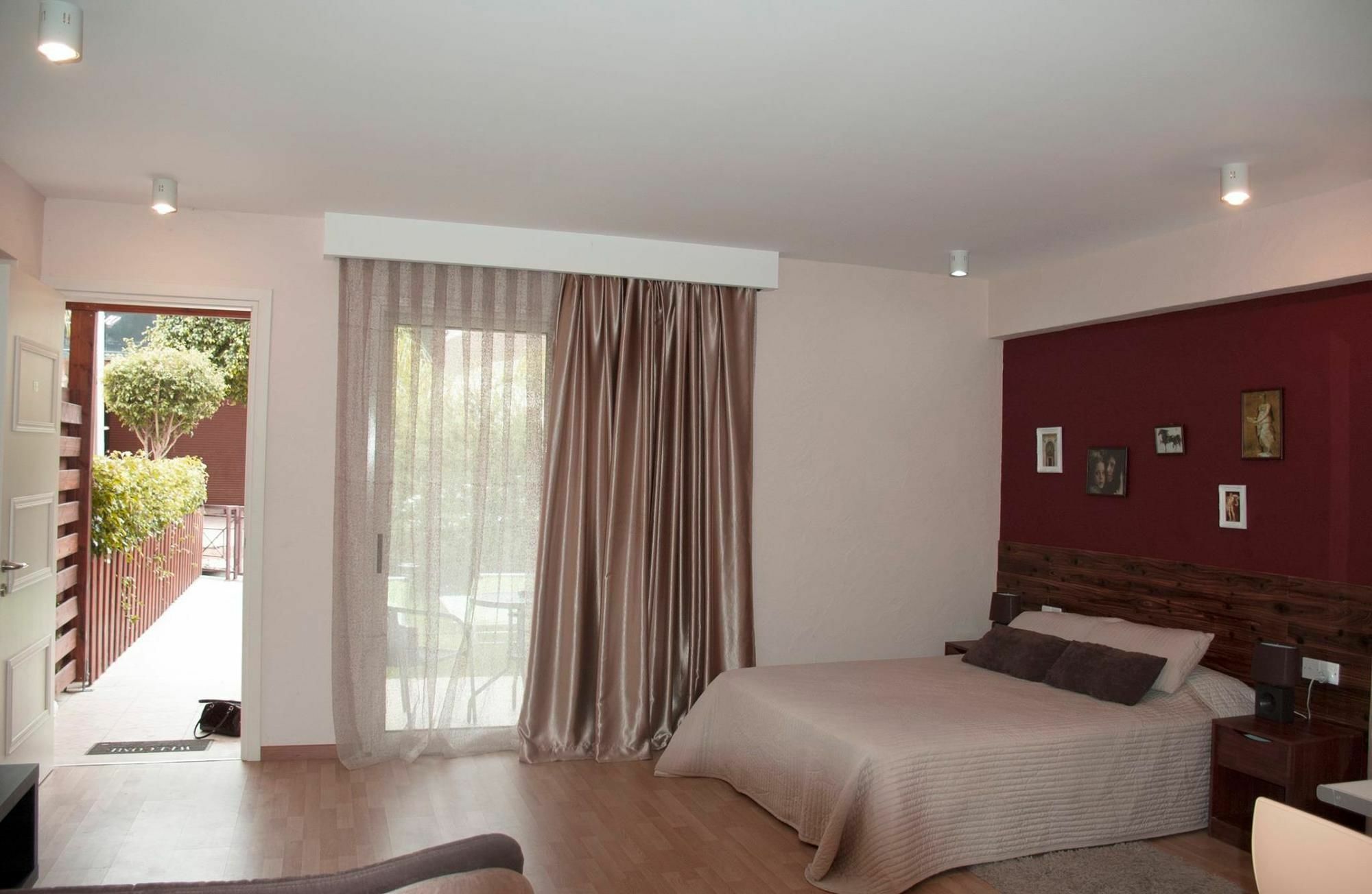 Sunrise Arches Apartments 레메소스 외부 사진