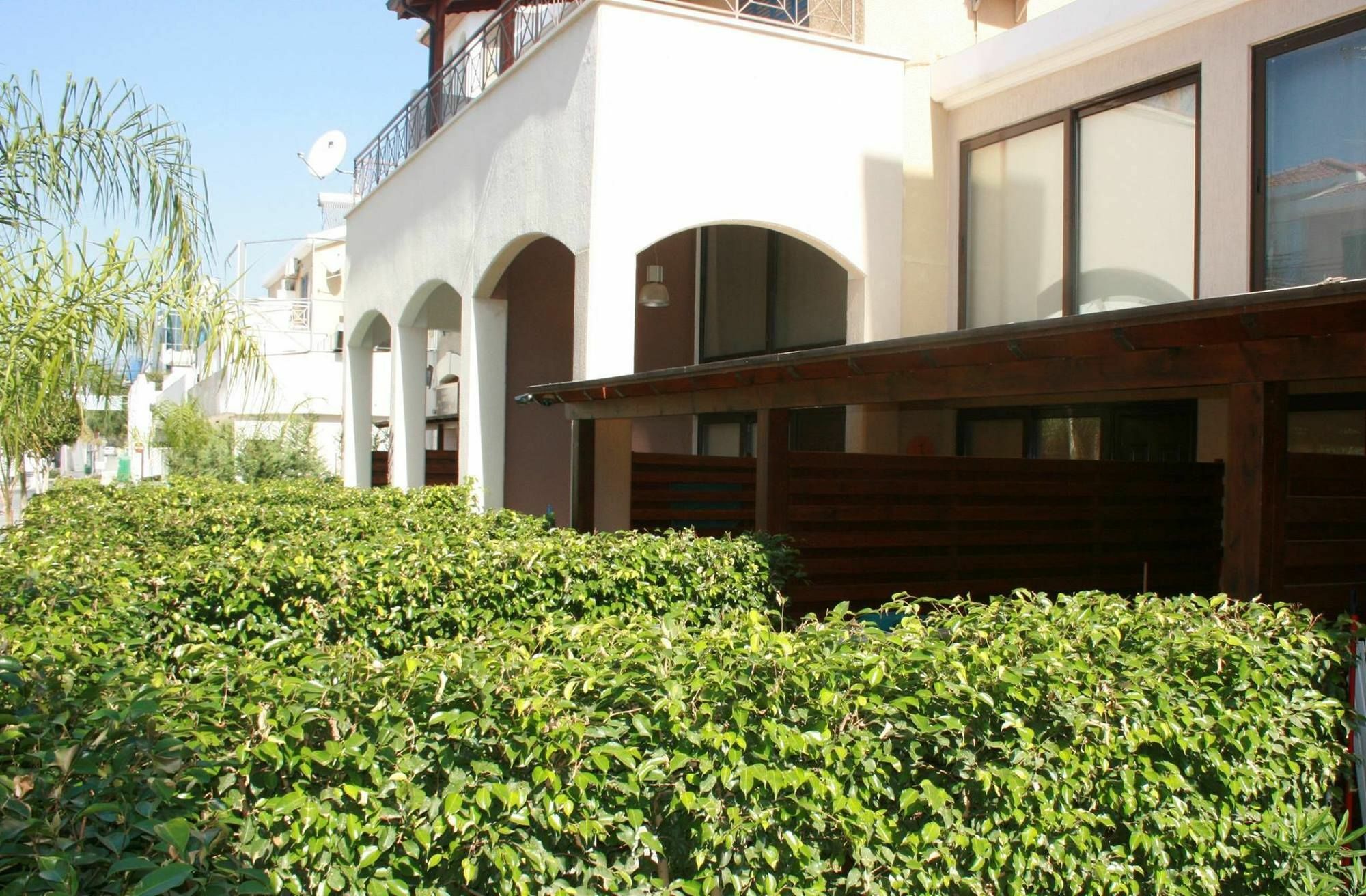 Sunrise Arches Apartments 레메소스 외부 사진